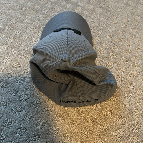 Under Armour Cap - Picture 2 of 2